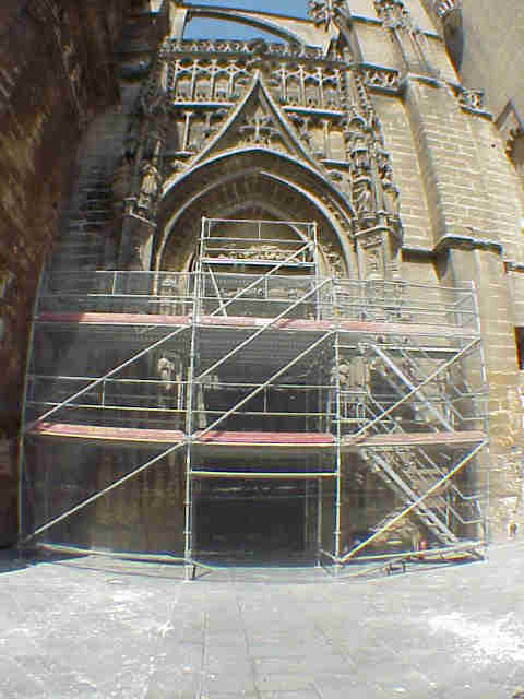 La Puerta de los Palos, "Puerta de los Tubos"