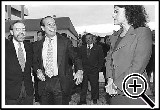 Antonio Burgos, Curro Romero y Carmen Tello, en la presentación de "Mirando al mar soñé" en Cádiz (diciembre de 1997)