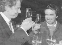 1998: Aznar brinda con Tony Blair en Sanlcar