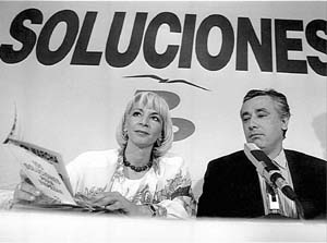 La alcaldesa de Cádiz, Teófila Martínez, de campaña