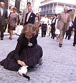 La Reina, con el gato de la Habana Vieja 